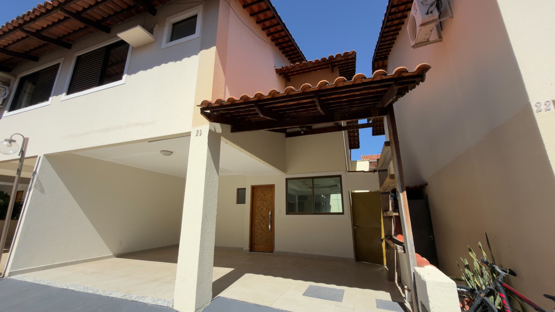 Baixou  Sobrado Venda  200m²  3 Quartos c/ Suíte, Próximo ao Flamboyant  2 Vagas, Goiania Goias