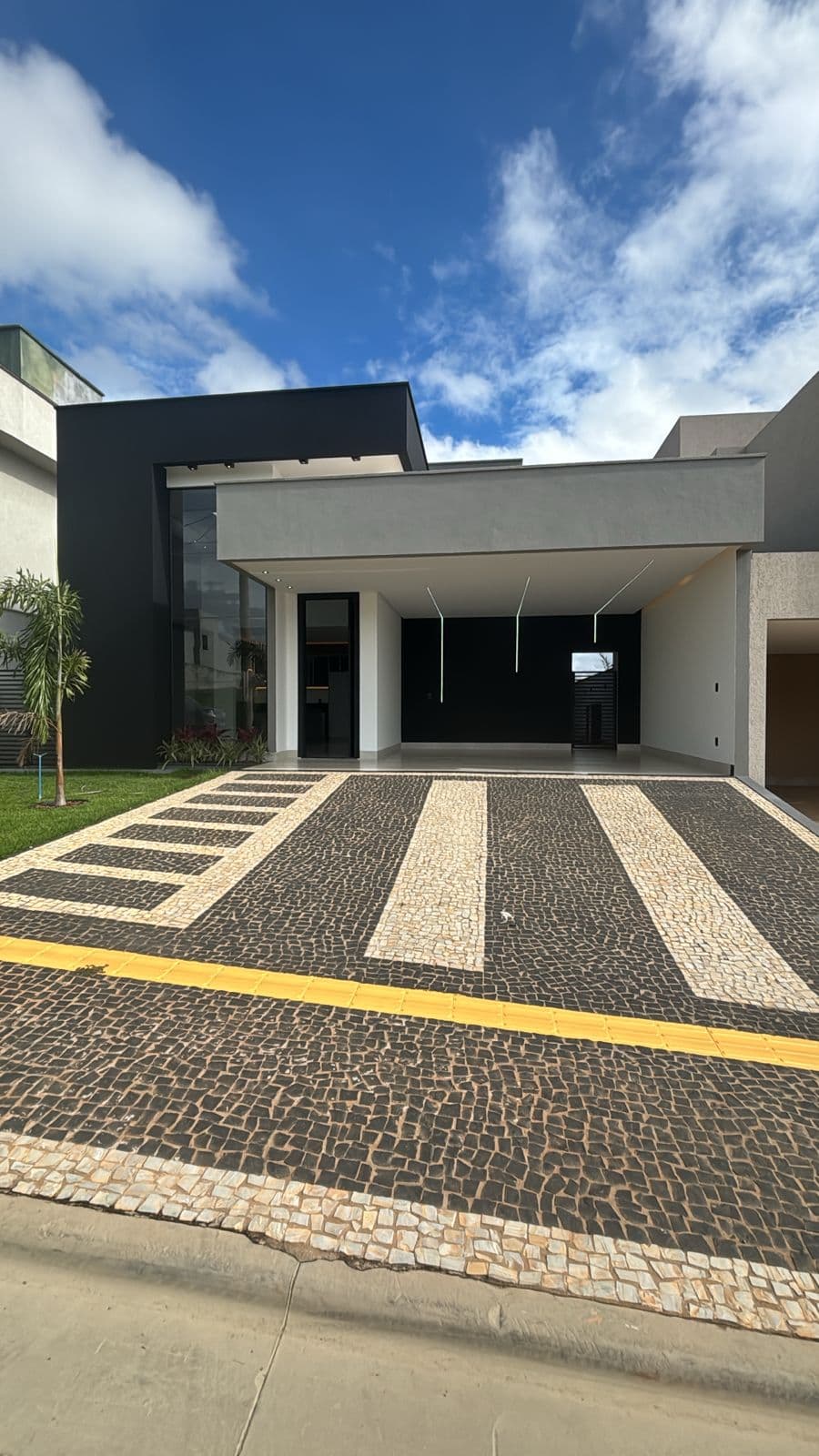 Casa no Condomínio Jardins Bolonha Alto padrão e conforto Semi mobiliada