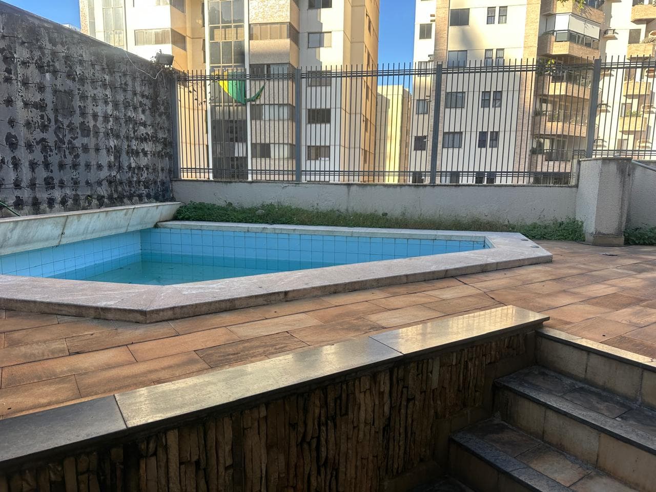 COBERTURA NO SETOR BUENO