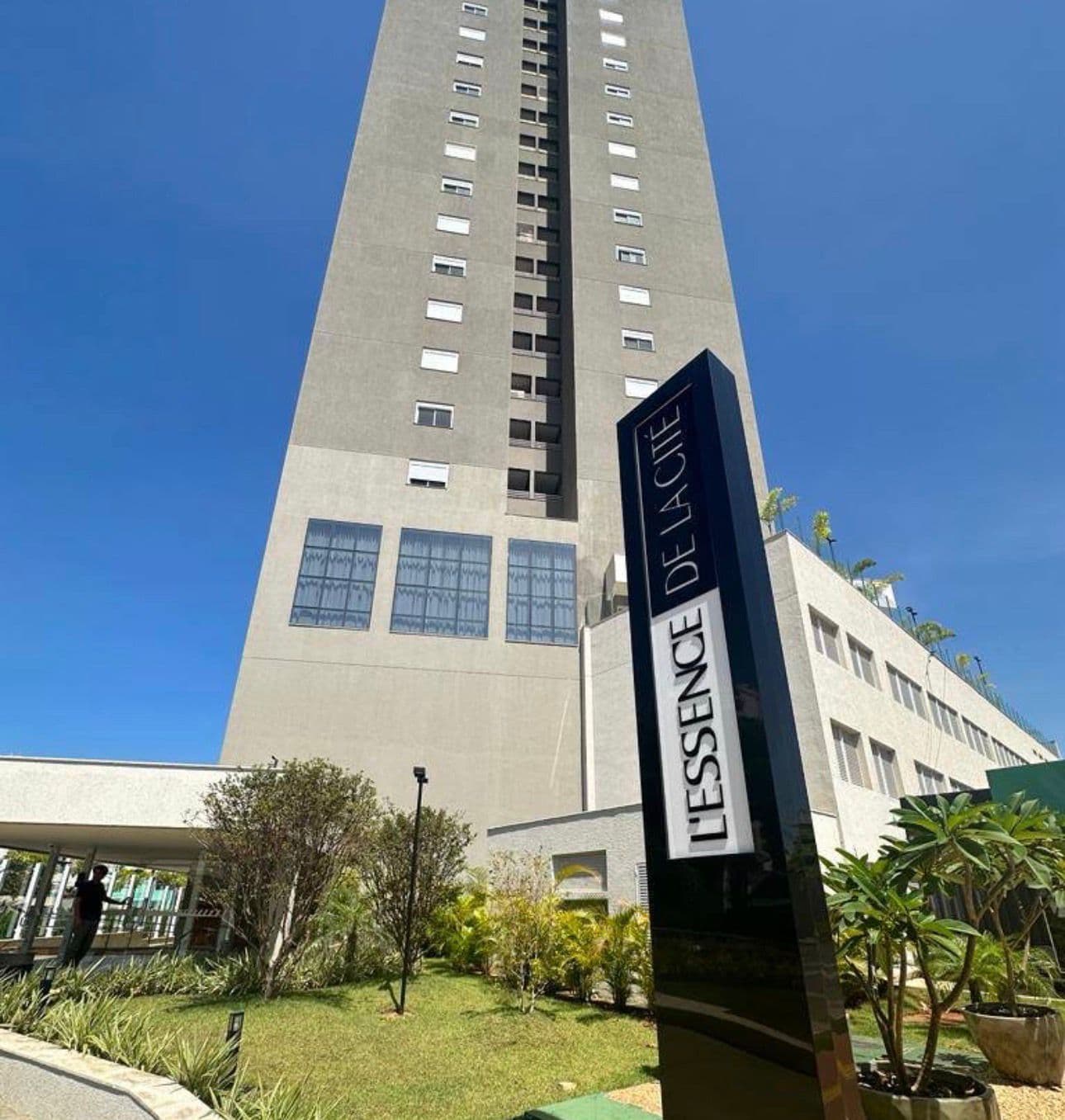 APTO SETOR OESTE 03 SUÍTES  MOBILIADO NOVO