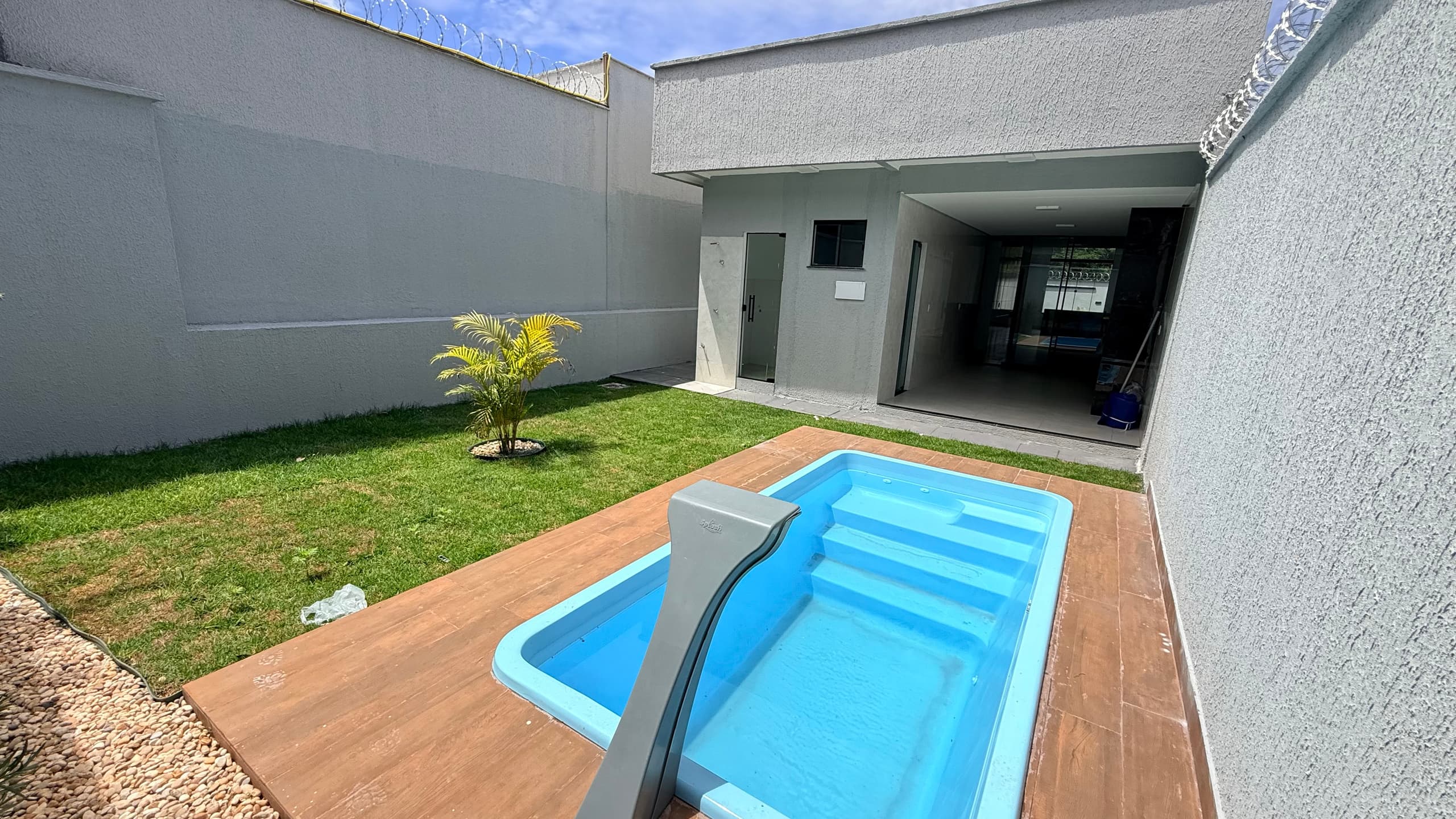 Casa 3Q 1 Suite Str. Helvecia AP. de Goiânia
