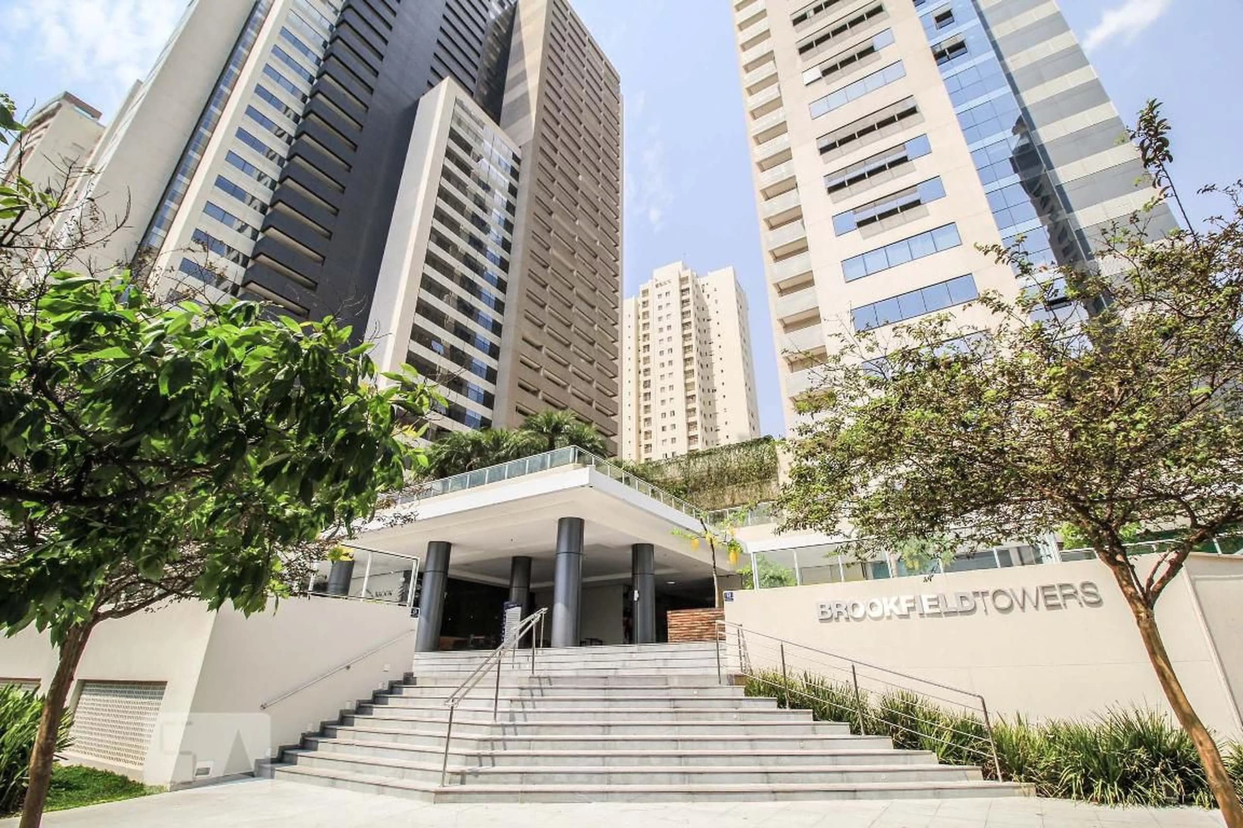 Sala comercial mobiliada, com varanda, para locação | Brookfield Tower | 40m² - Jardim Goiás