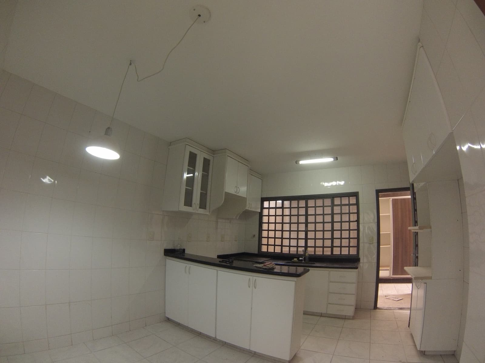 Condominio com 3 casas, residencial familiar ou dupla aptidão setor Santa Genoveva.