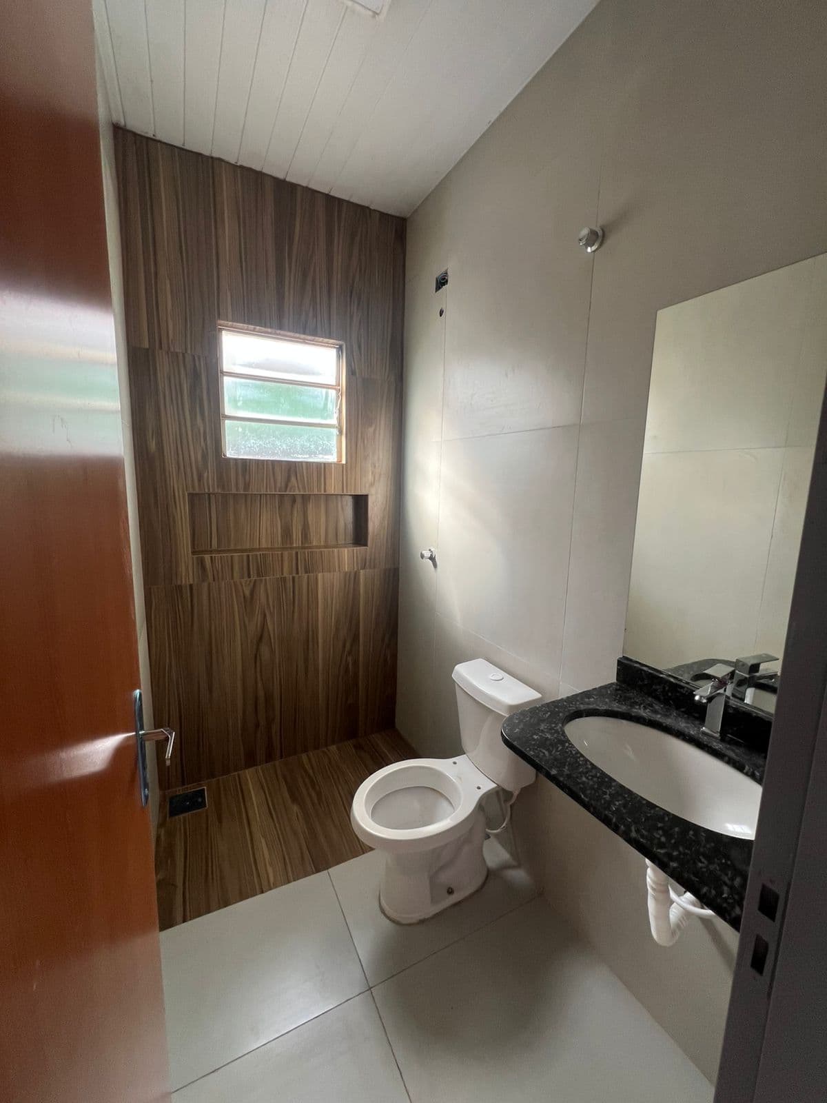 Casa sozinha no lote toda reformada  Jardim Imperial II - Trindade/GO