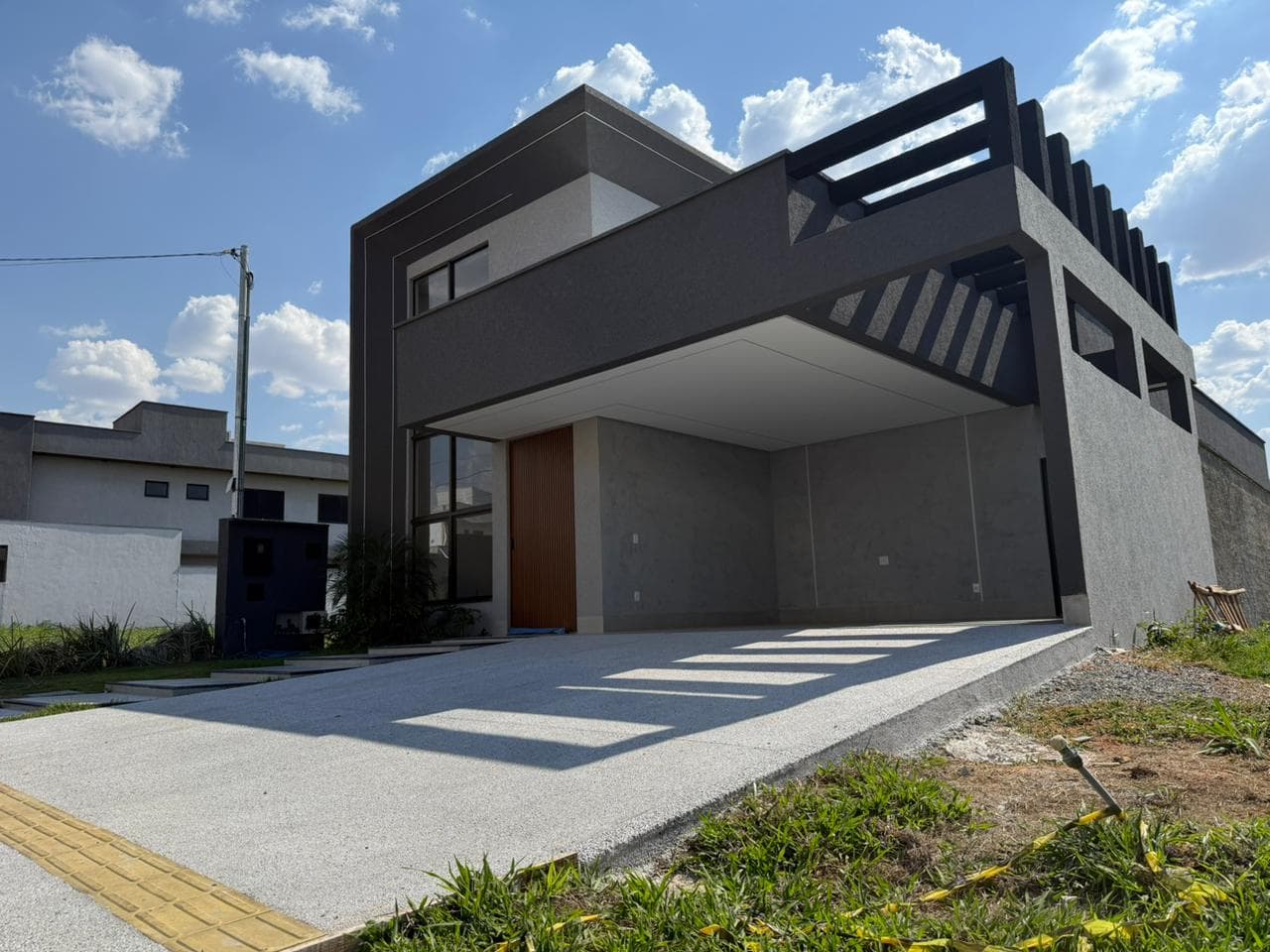 💎 CASA TÉRREA À VENDA – JARDINS CAPRI, SENADOR CANEDO