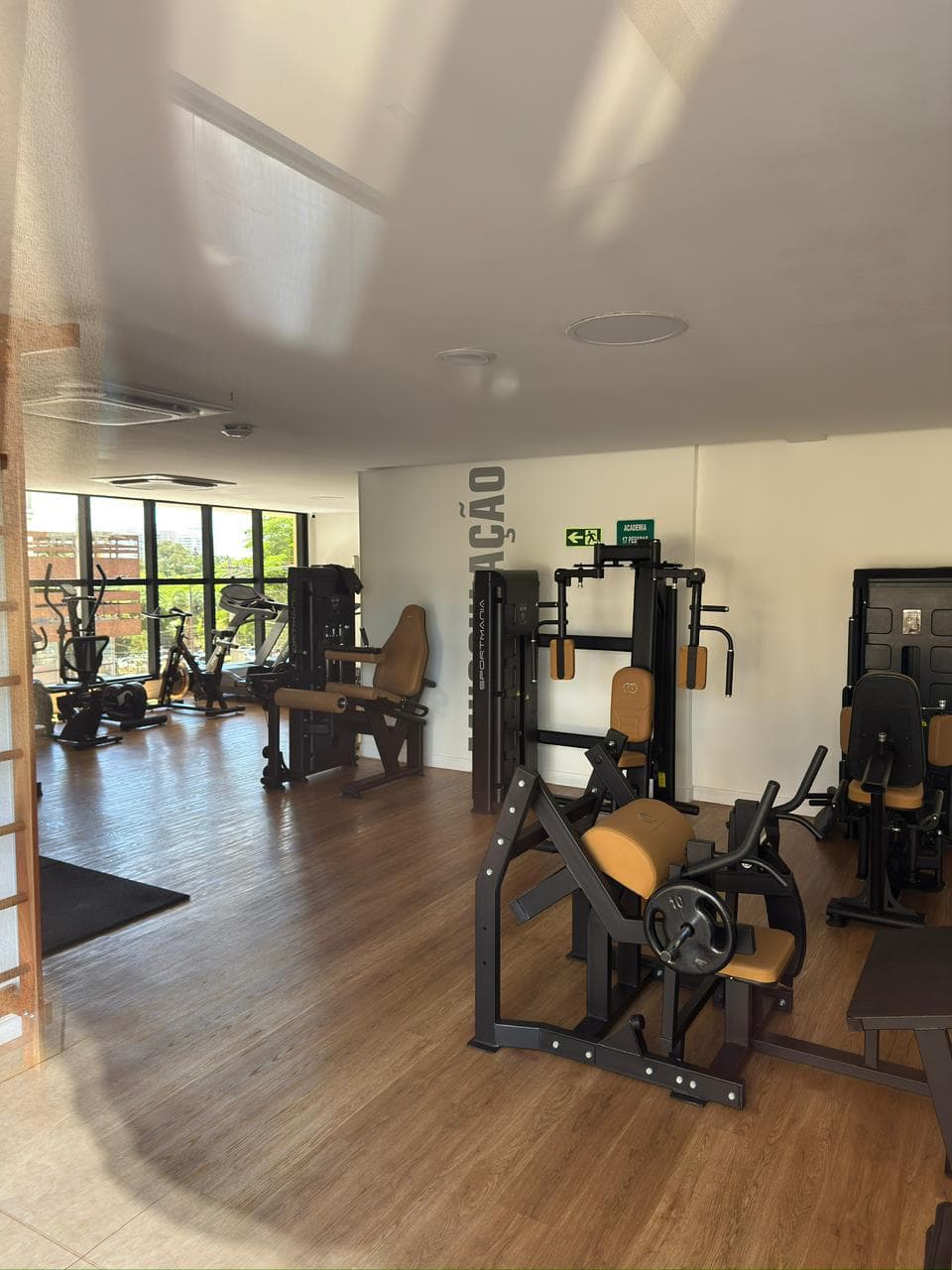 Apartamento no Jardim Goiás  Residencial Infinit Flamboyant Residence  4 suítes 4 suite hidromassagem e duas cubas