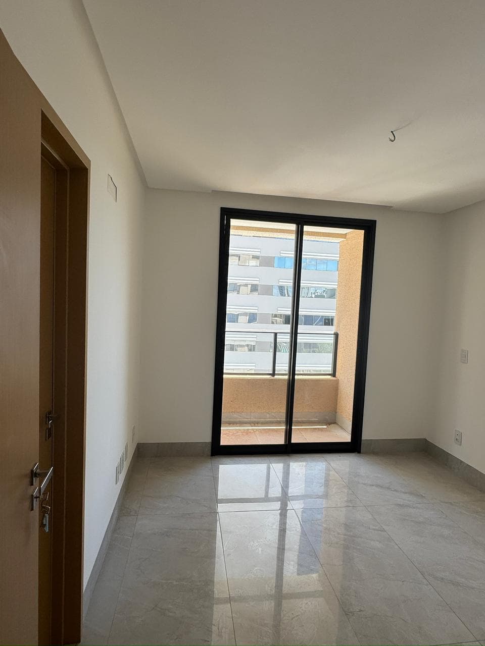 Apartamento no Jardim Goiás  Residencial Infinit Flamboyant Residence  4 suítes 4 suite hidromassagem e duas cubas
