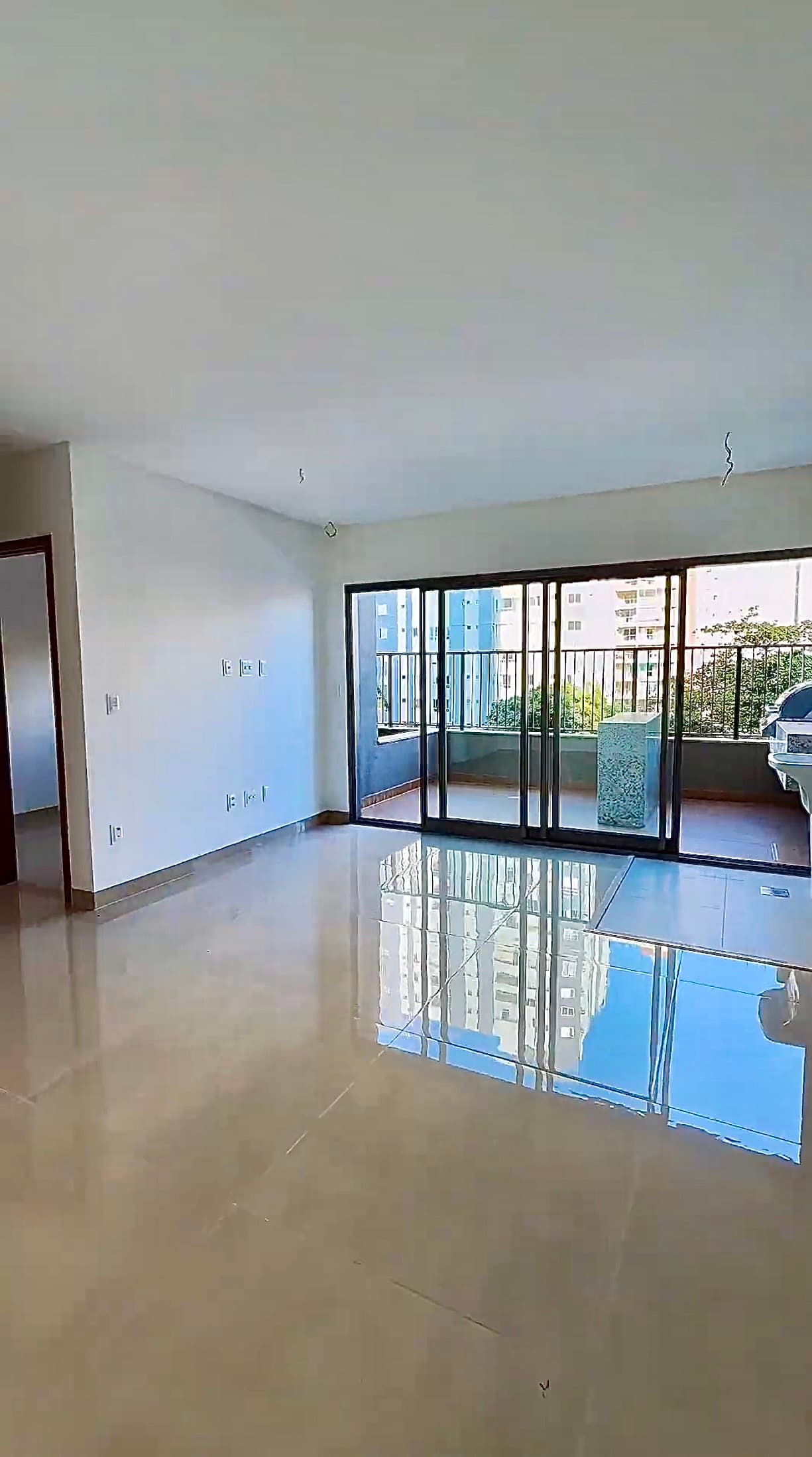 Apartamento recém entregue, em configuração única com Varanda externa com mais de 20 metros!