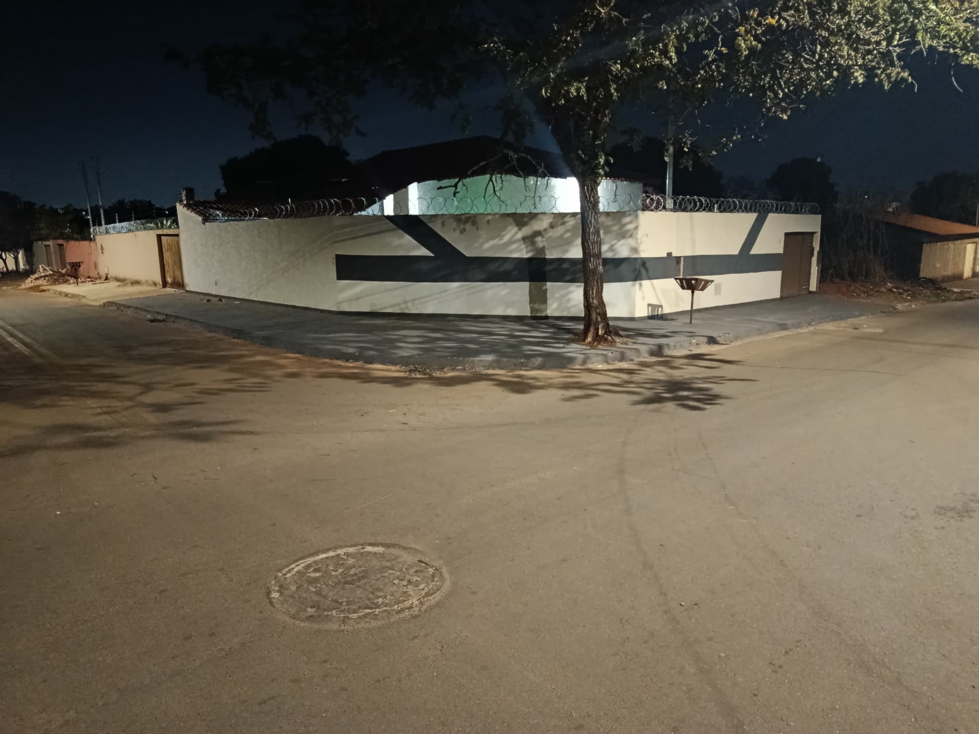 Casa no setor Aeroporto Sul 2 Em Aparecida de Goiânia Casa de 3/Quartos sendo 1/Suite