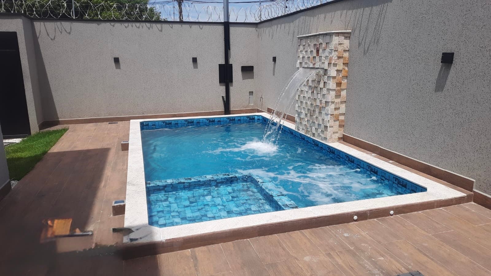 Sobrado 4 quartos sendo 2 suítes St. Faicalville Goiânia-GO