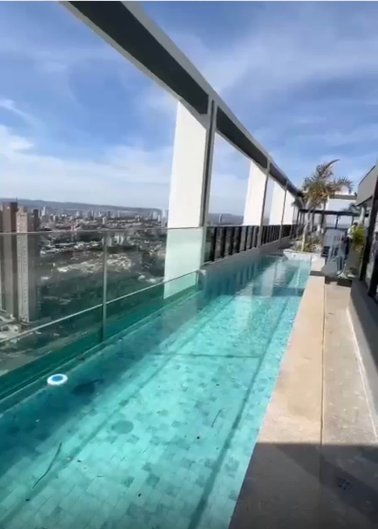 Flat no Opus Gyro Rooftop