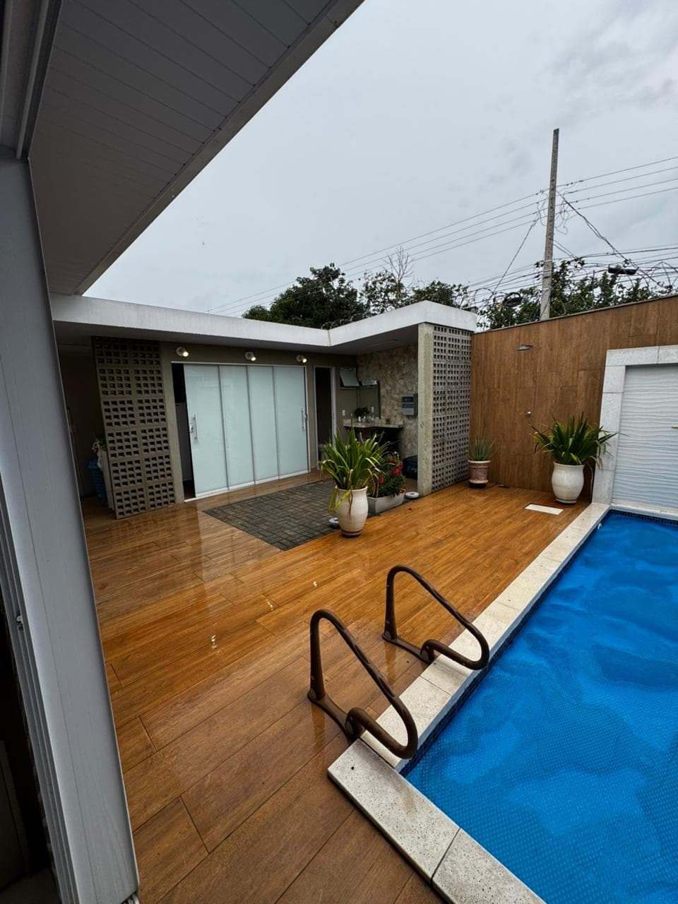 CASA A VENDA EM CONDOMINIO JD. NOVO MUNDO