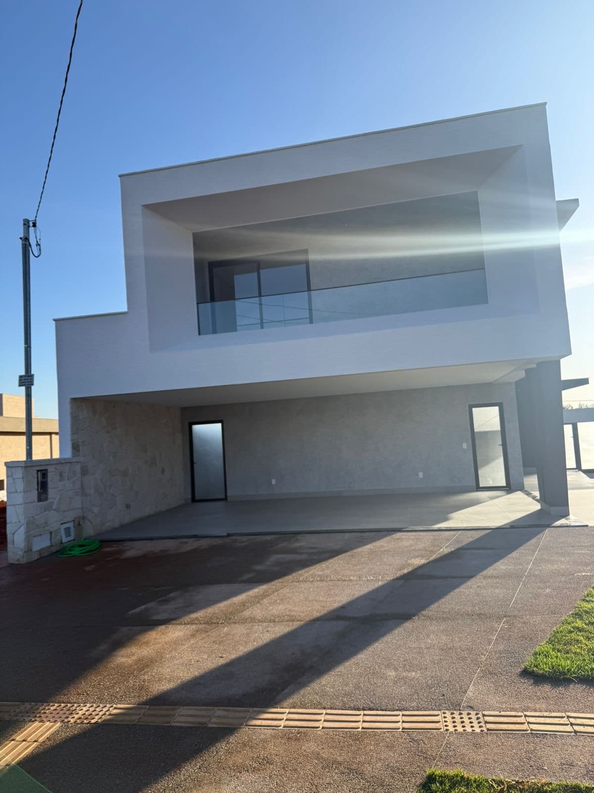 Sobrado Novo no Jardins Capri  3 suítes superior 371 metros de terreno 260 metros de área construída