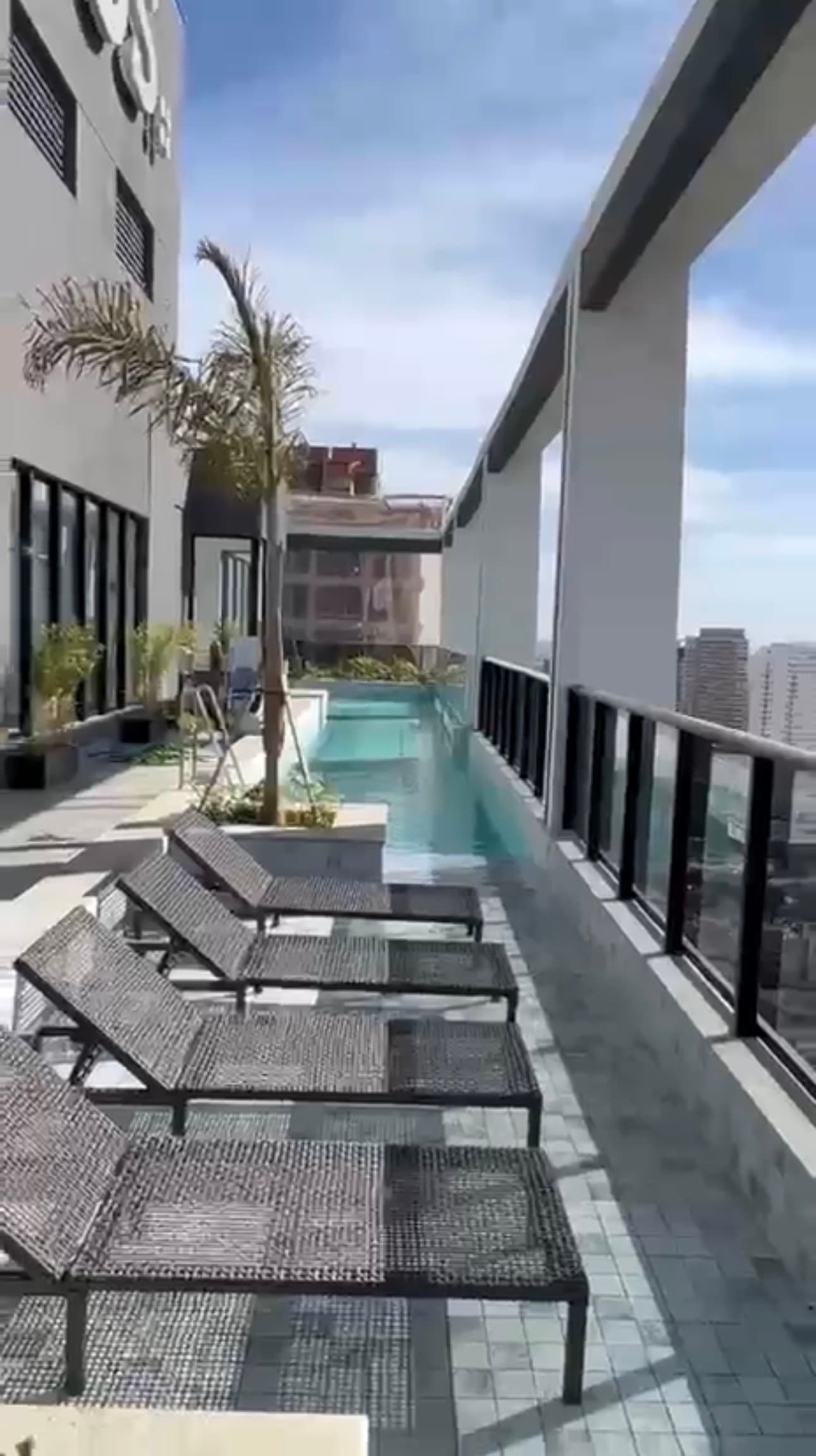 Flat no Opus Gyro Rooftop