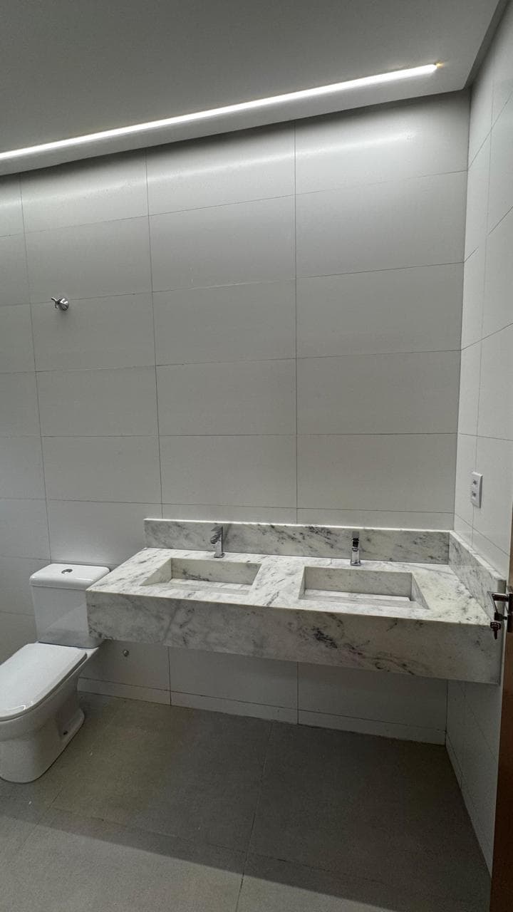 🏡 Casa Nova Alto Padrão – Setor dos Funcionários