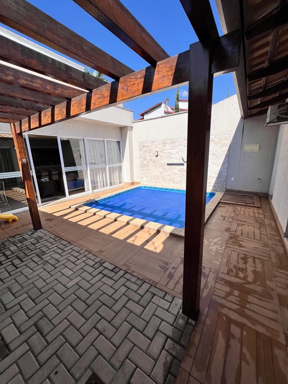 Vende - Sobrado - no setor Jaó