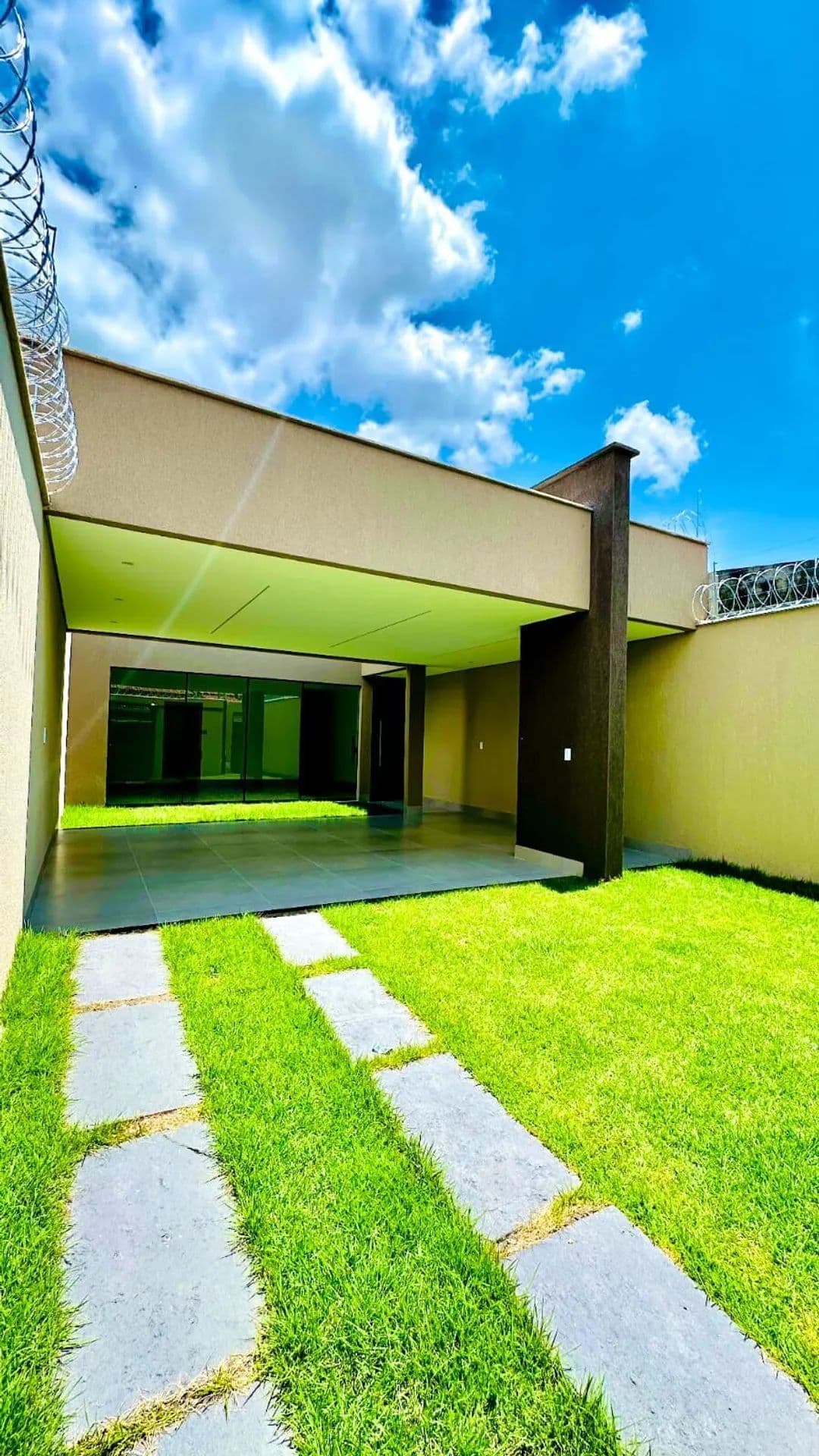 Imóvel para venda tem 210 metros quadrados com 3 quartos