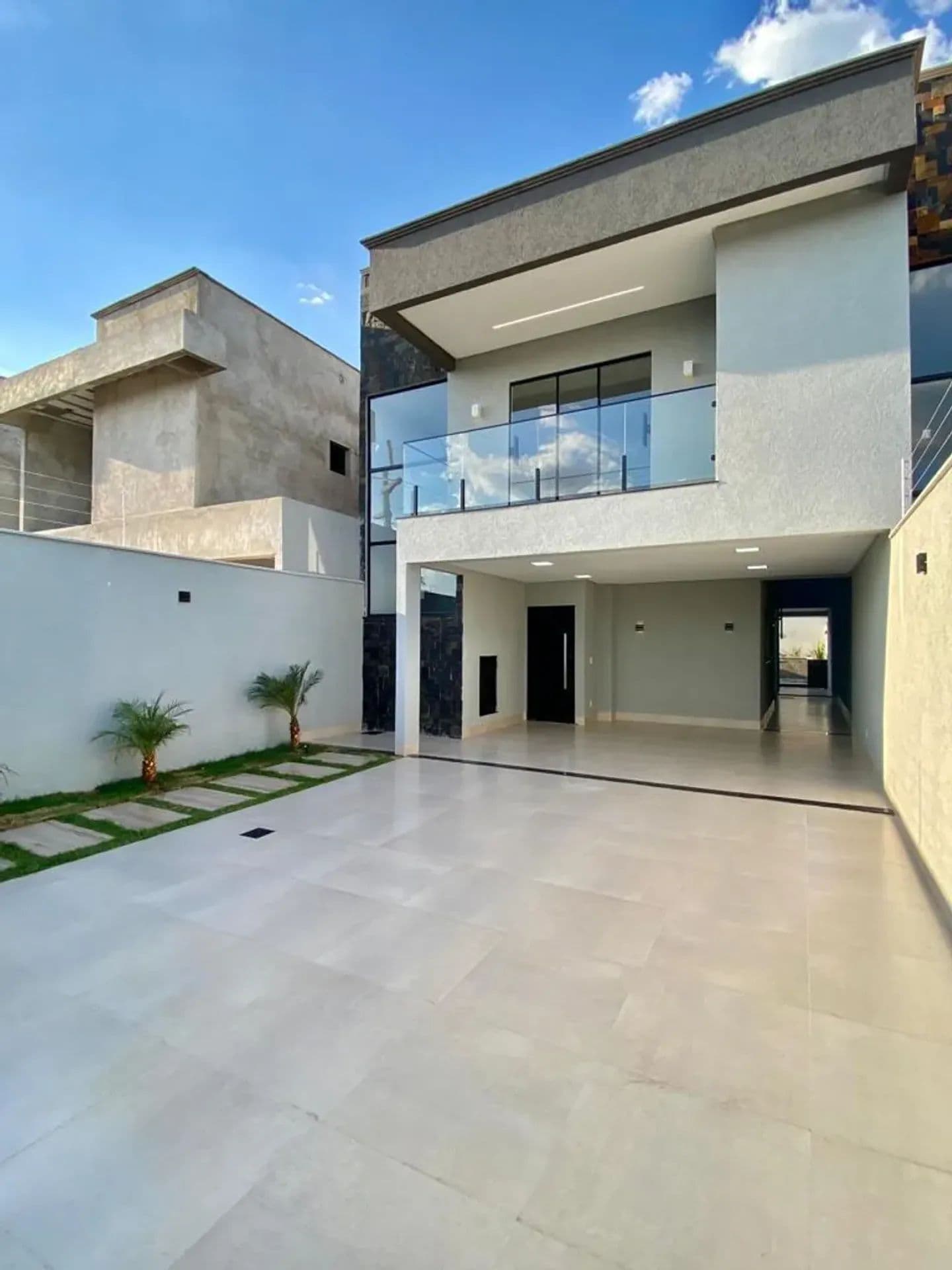 Sobrado para venda com 217 metros quadrados com 4 quartos