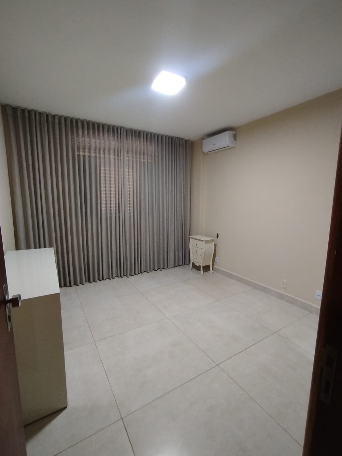 Sobrado Jardim América, 3/4, com 210 m² (Sobreloja)