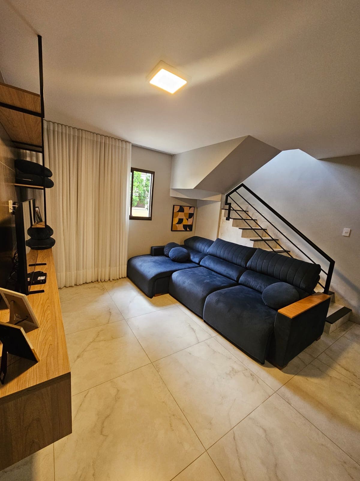 🏡 SOBRADO ALTO PADRÃO NO CONDOMÍNIO FABIANE THEONAS – SANTA GENOVEVA