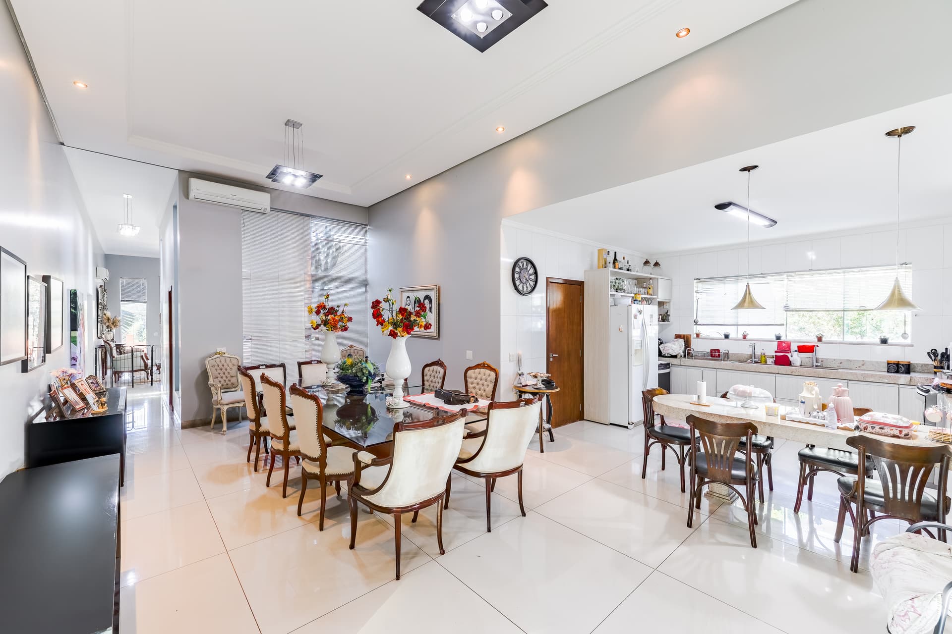 Casa Térrea de Luxo no Alphaville Cruzeiro | 4 Suítes e Lazer Completo