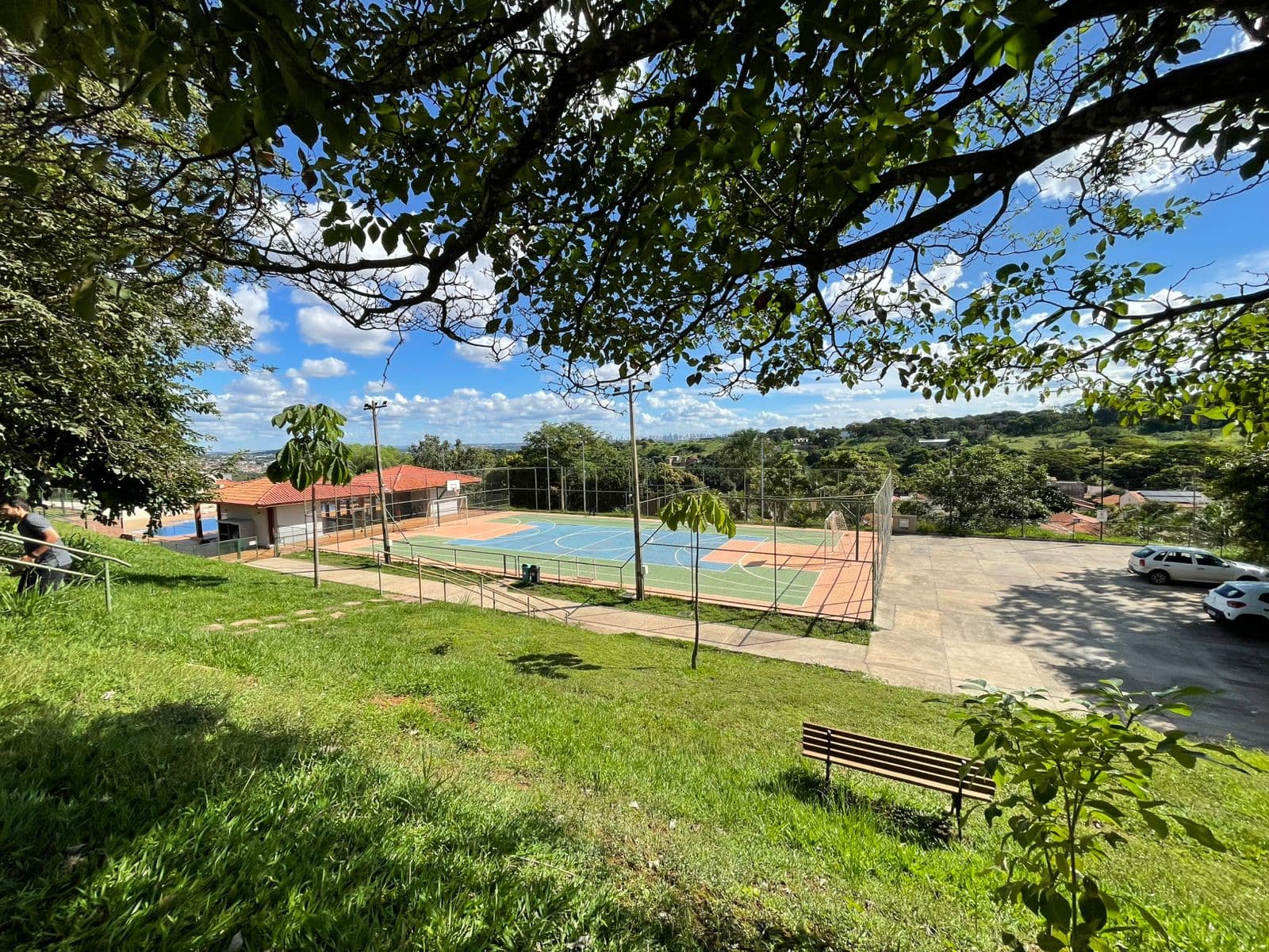 Casa venda Cond fechado 130M 3 Quartos uma suite, completo armários próx Santa Genoveva