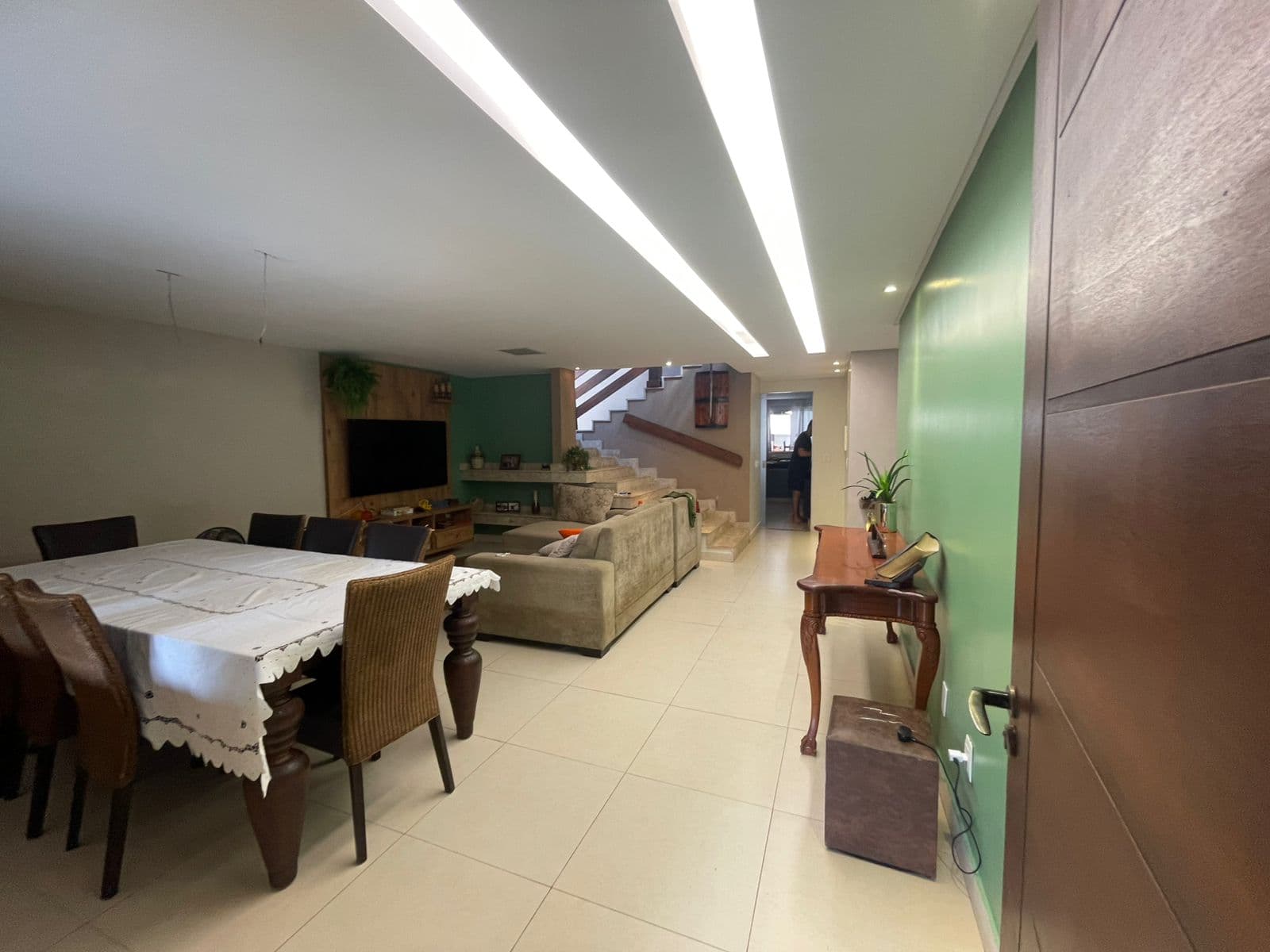Casa Térrea 3 Suítes no cond. Fechado com área verde, 273 m², bosque privativo R$ 1.230.000