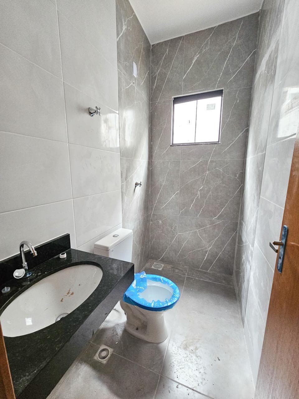 Casa 2Q com suíte - Jardim Real - Goiânia