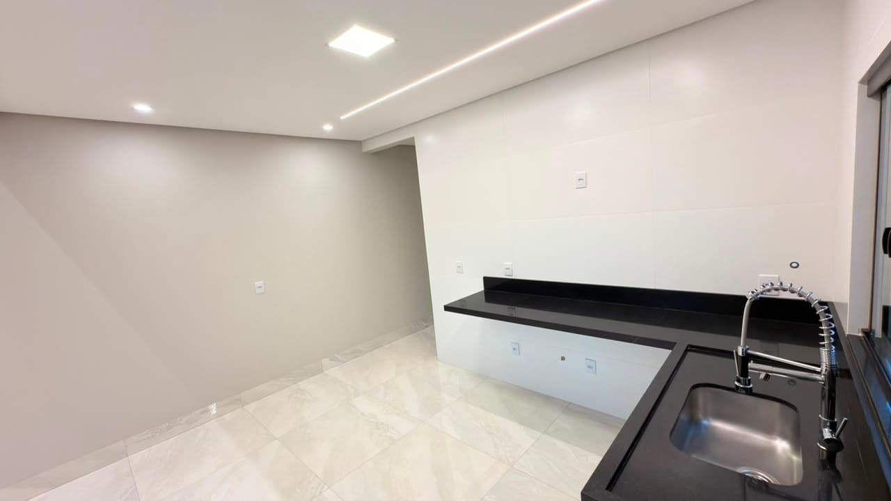 Casa com 3 quartos no Jardim Presidente