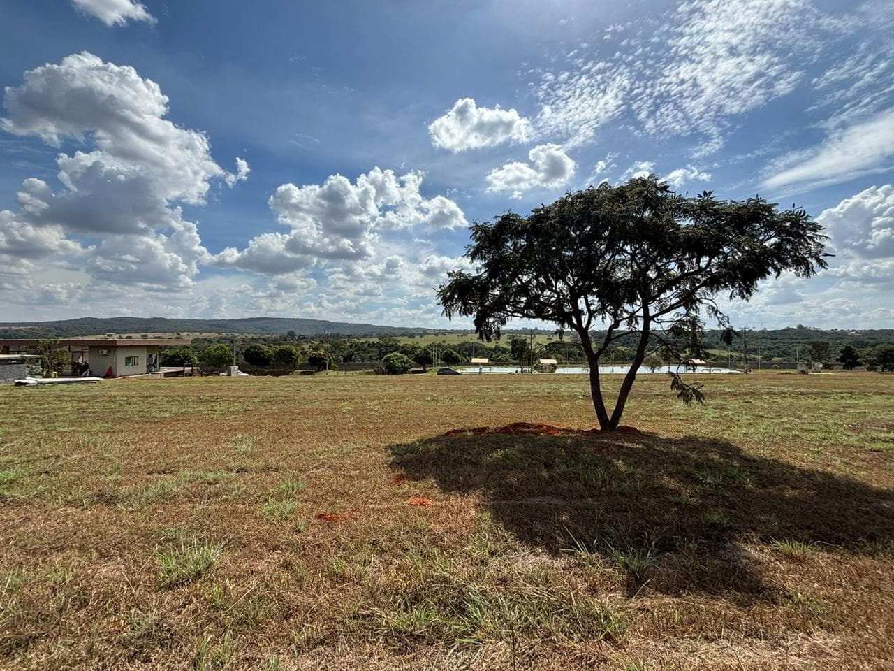 Terreno no Condomínio Aldeia dos Sonhos