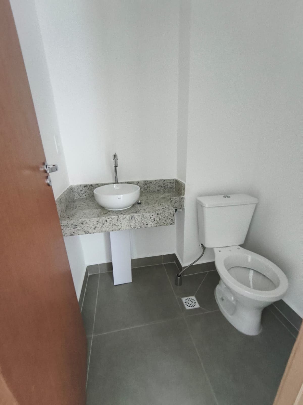 Excelente opção 2 suítes plenas e churrasqueira, localizado Setor Nova Suiça com 206 mil abaixo do valor de mercado!