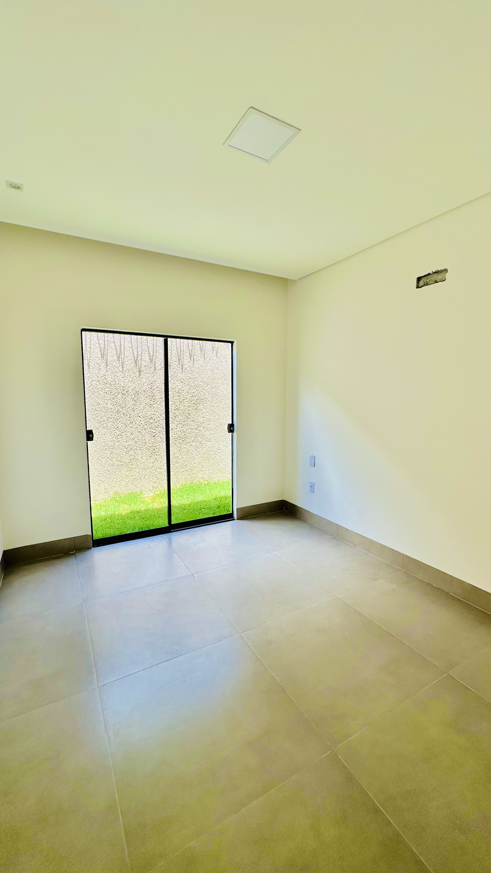 Casa Térrea Nova no Jardim Maria Inês 3 Quartos uma suite, segurança ja instalada, Área Gourmet 145m²