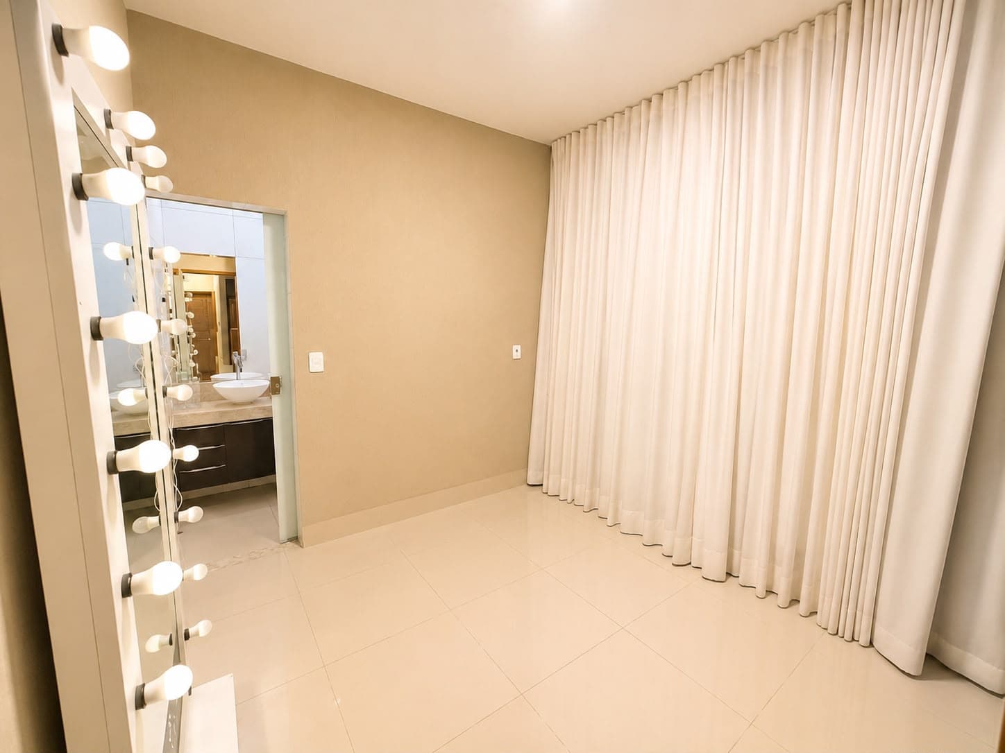Casa residencial 3 quartos Setor Perim, próximo Campinas