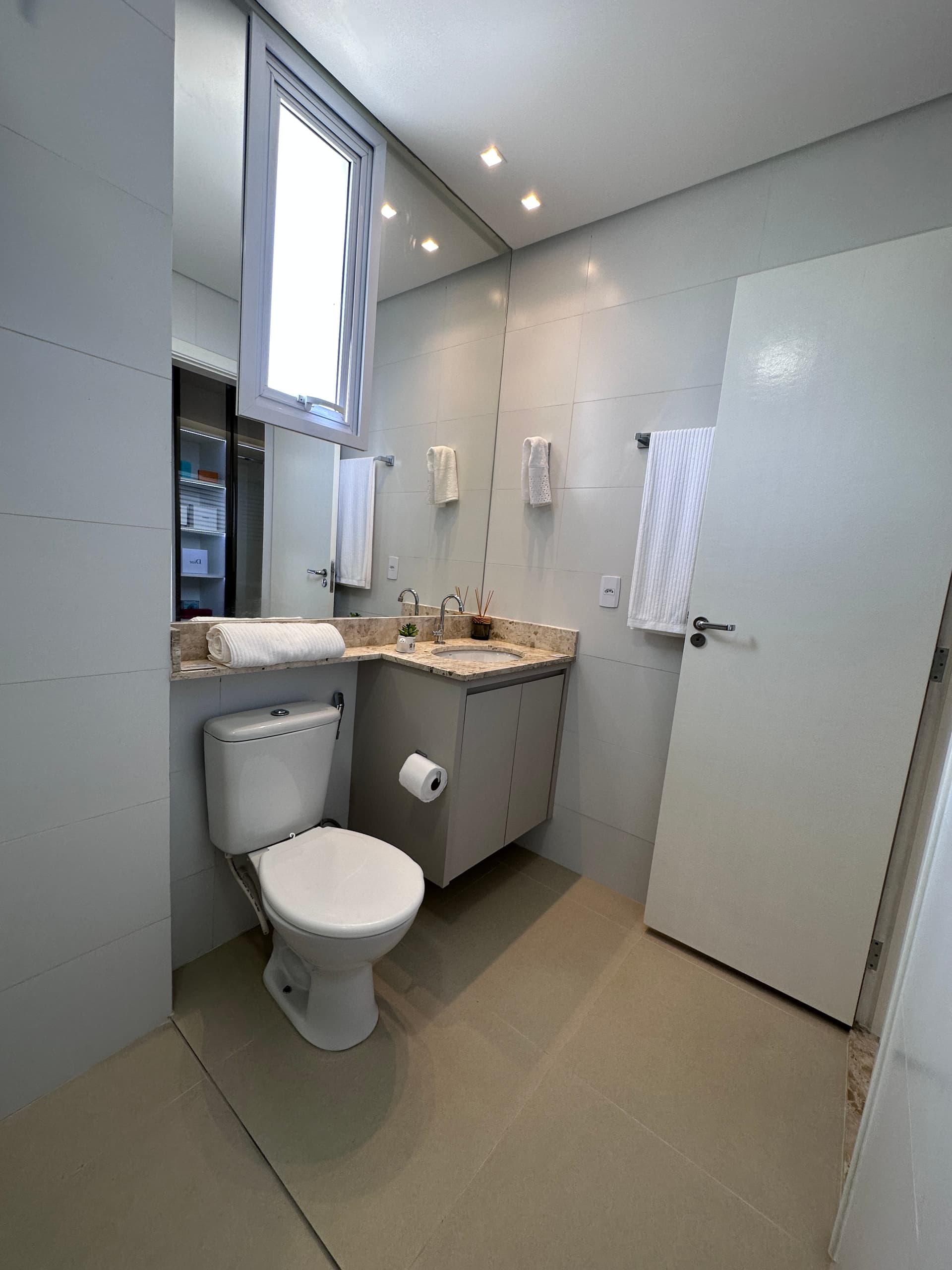 SOBRADO 3 SUÍTES RESIDENCIAL BIOMA CERRADO