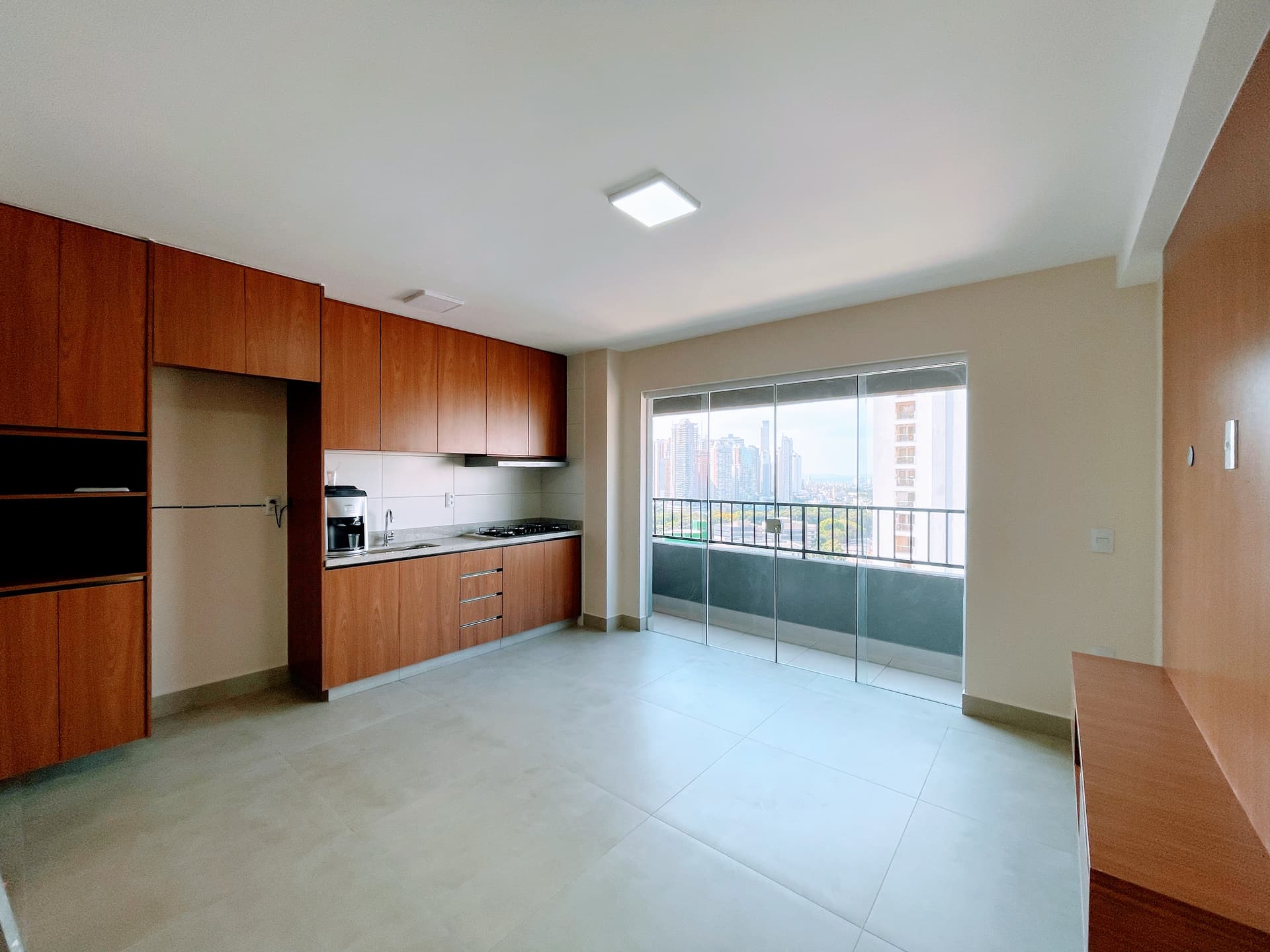 Setor Pedro Ludovico | Goiânia/GO | 70,20 m², 2 suítes completo armários Andar alto, Nascente R$ 750.000
