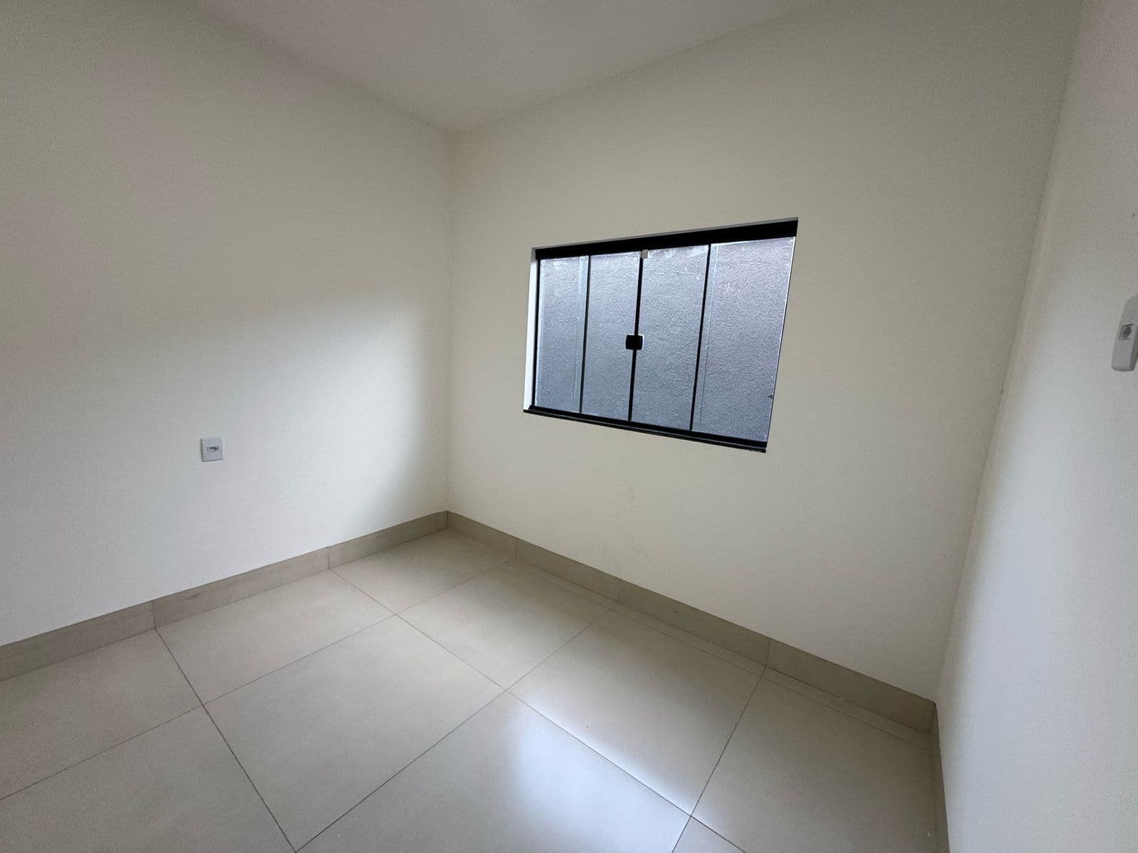 Casa de 3 suítes plenas, sendo 1 com closet , Quintal 300m² terreno, Buriti sereno