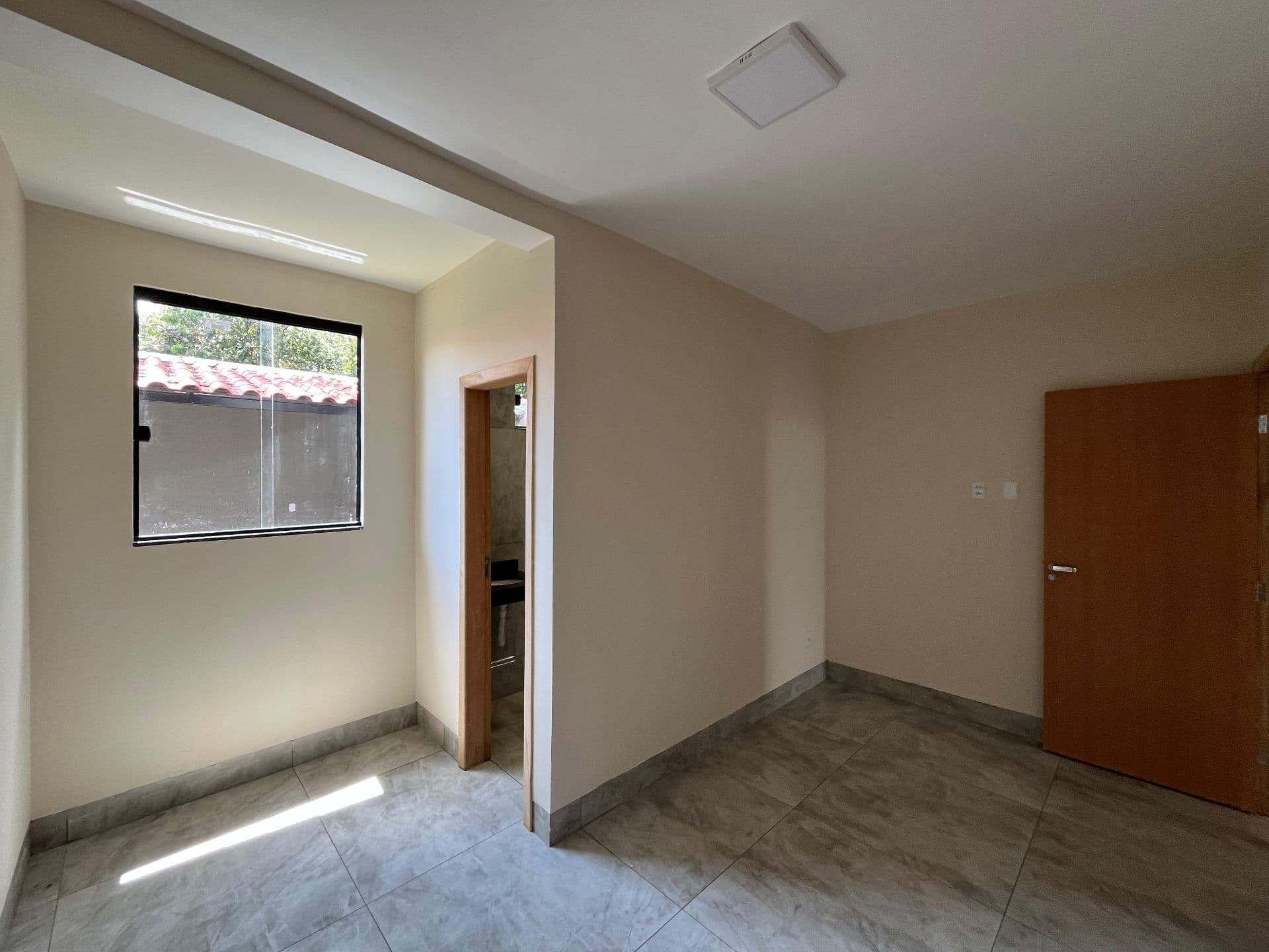 Casa 2 Quartos no Independência, Próxima ao Supermercado Atual