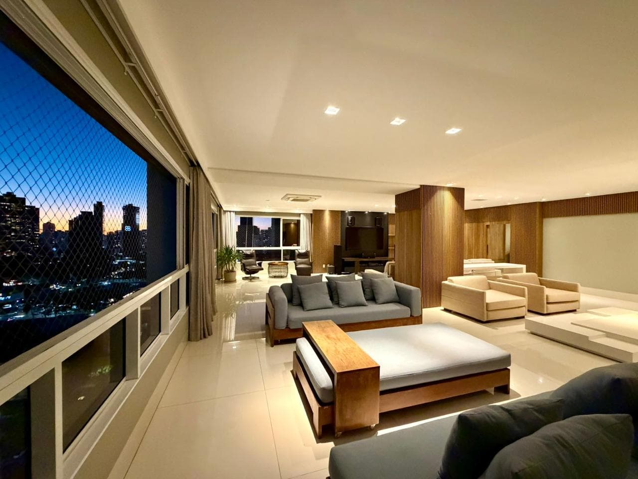 Casa Opus Areião | 411m² | 4 Suítes | Mobiliado | 5 Vagas , Alto Padrão em Frente ao Areião 411m² Mobiliado St Marista