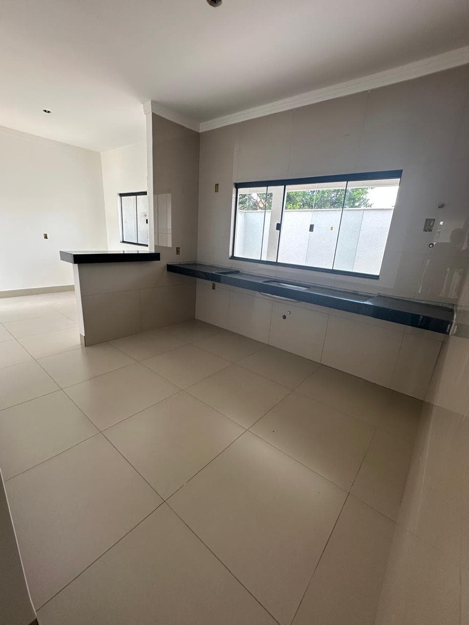 🏡 Casa com Pé Direito Duplo + Área Gourmet | 3 Quartos