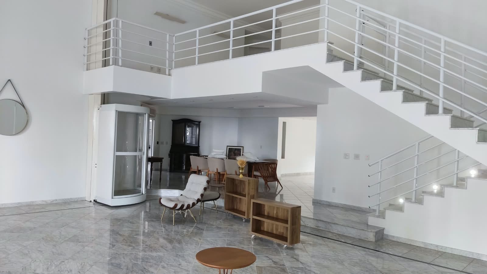 Casa Sobrado no Aldeia do Vale com Elevador Particular