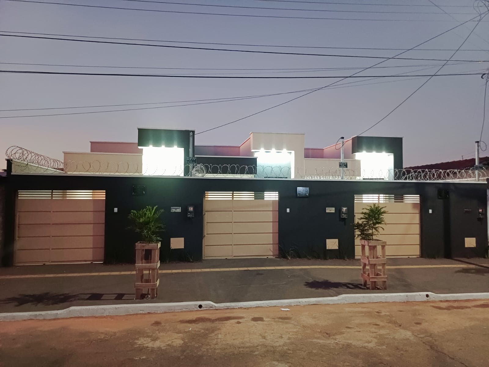 Casa Nova St João Braz 150M 3 Quartos Uma suíte área Gourmet- João Braz Goiânia