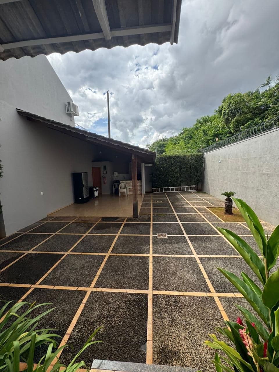 CASA SOBRADO GEMINADO EM CONDOMÍNIO FECHADO - JARDIM EUROPA