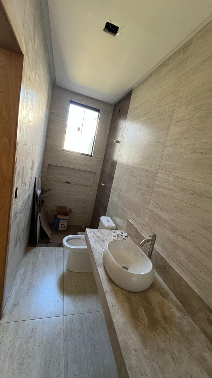 Casa Térrea no Jardim América 3 Suítes Área Gourmet , 290m² de Terreno