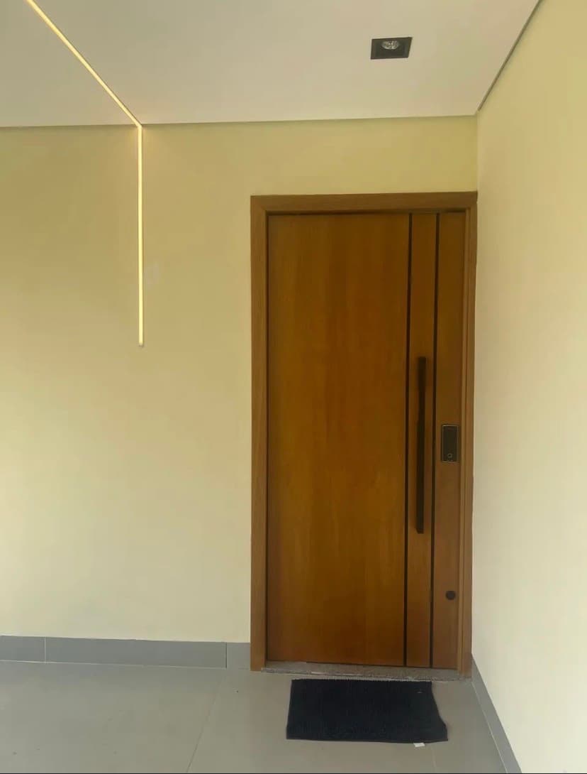 Casa térrea de condomínio 3/4 em Senador Canedo