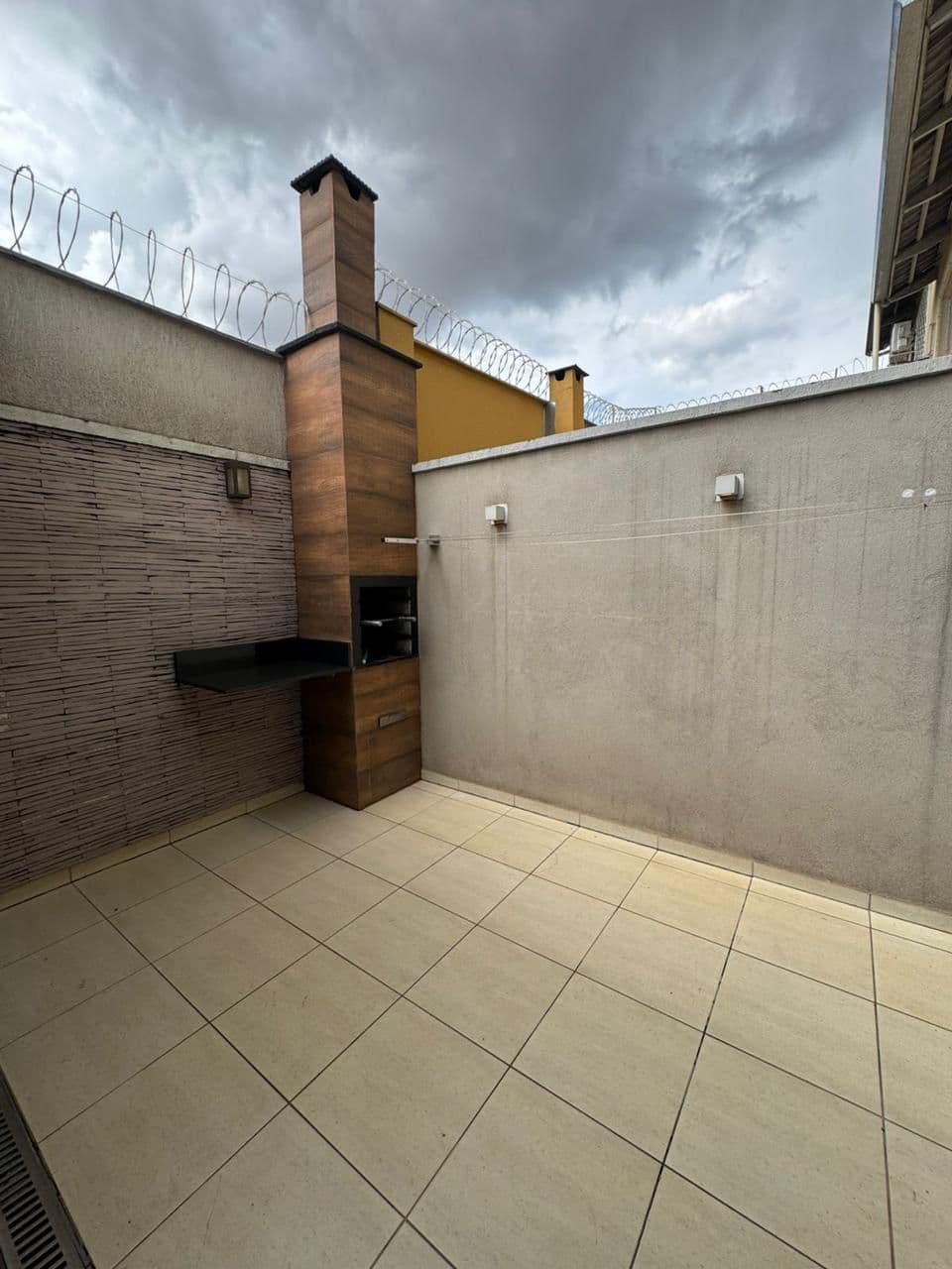 CASA SOBRADO GEMINADO EM CONDOMÍNIO FECHADO - JARDIM EUROPA