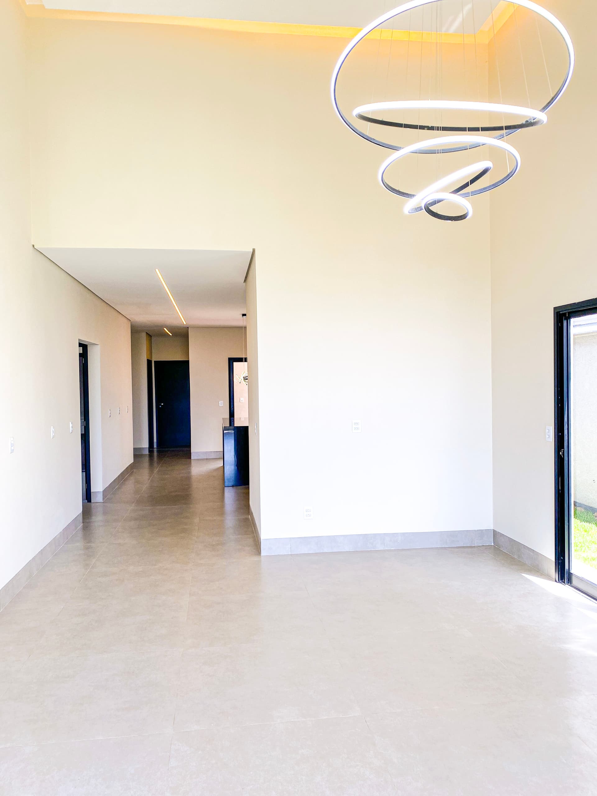 Casa de Alto Padrão em Alphaville 1 - Senador Canedo