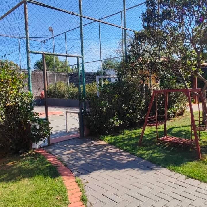 Casa condomínio no Jardim Gargenha