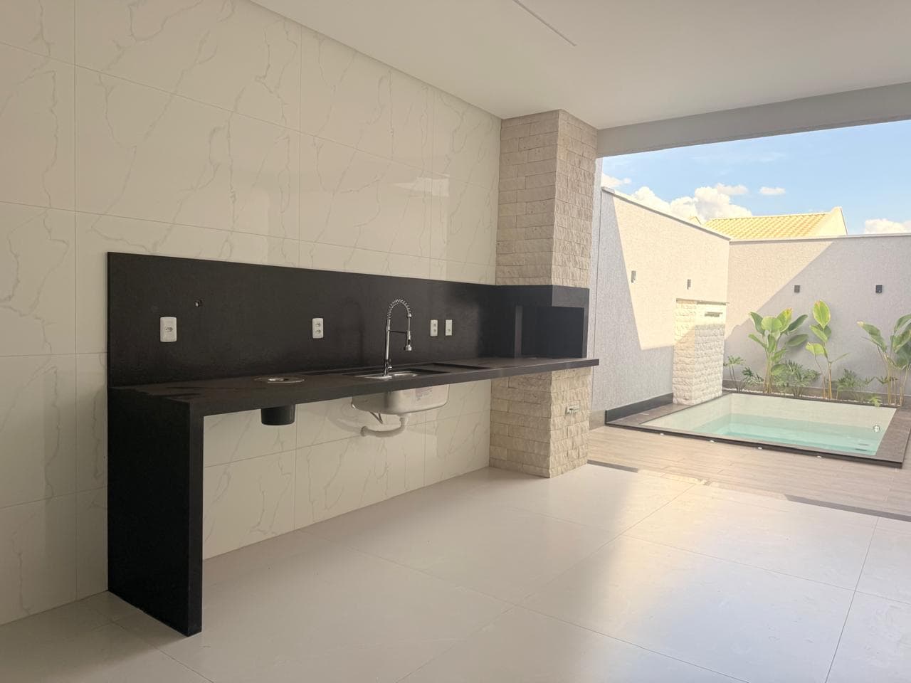 CASA ALTO PADRÃO NO RESIDENCIAL BARRAVENTO
