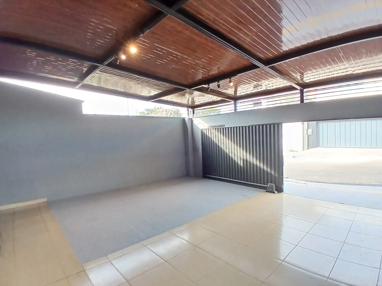 Casa 3 Quartos no Setor Três Marias, Próxima à Avenida Perimetral Norte, Goiânia