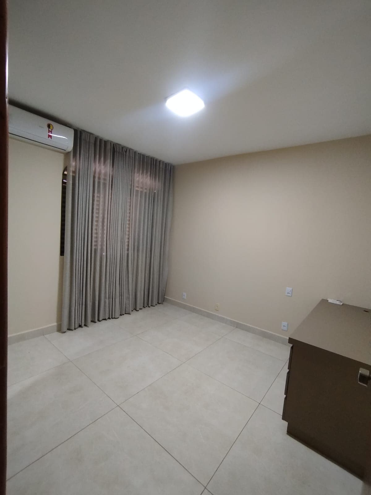 Sobrado Jardim América, 3/4, com 210 m² (Sobreloja)